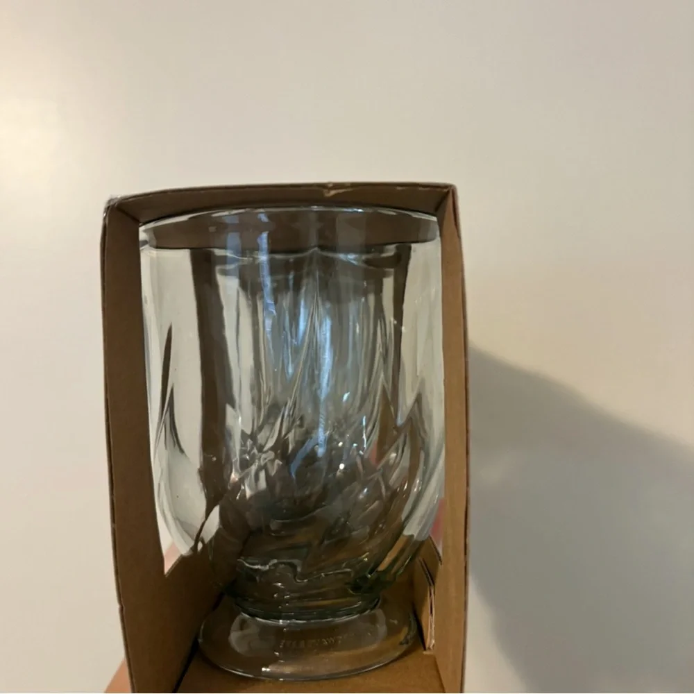 Threshold Plastic cups new - Picture 3 of 5